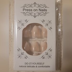 Nude Press-On Nail Set